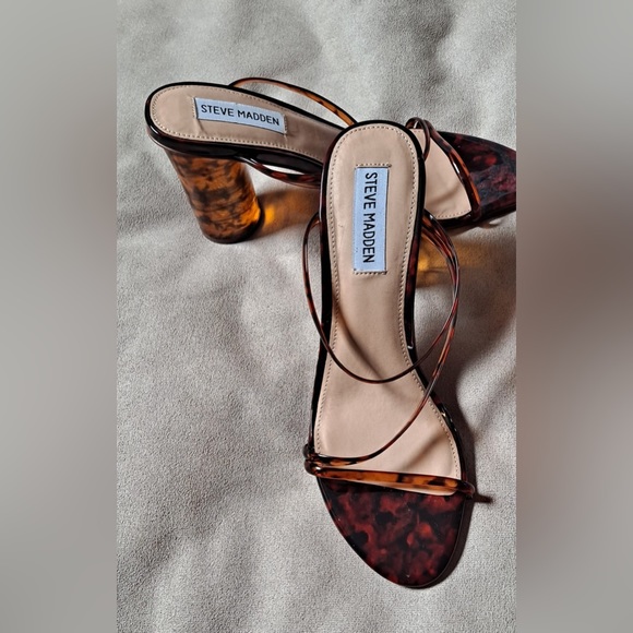 Steve Madden Shoes - Never worn Steve Madden heels